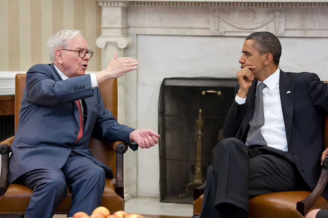 President Barack Obama meets with Warren Buffett, the Chairman of Berkshire Hathaway, in the Oval Office, July 18, 2011. (Official White House Photo by Pete Sou
