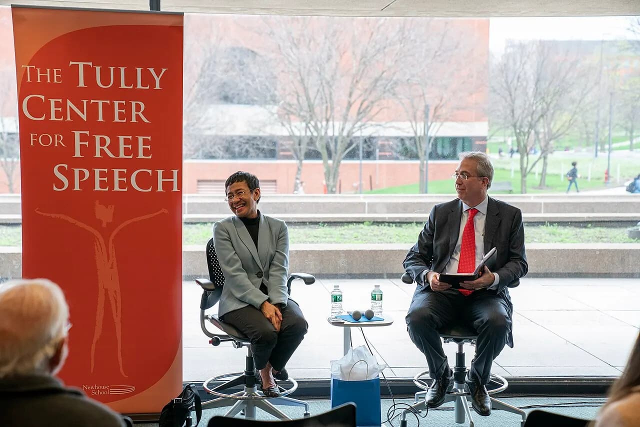 Journalist Maria Ressa, recipient of the 2018 Free Speech Award, is interviewed by Tully Center Director, Roy S. Gutterman.