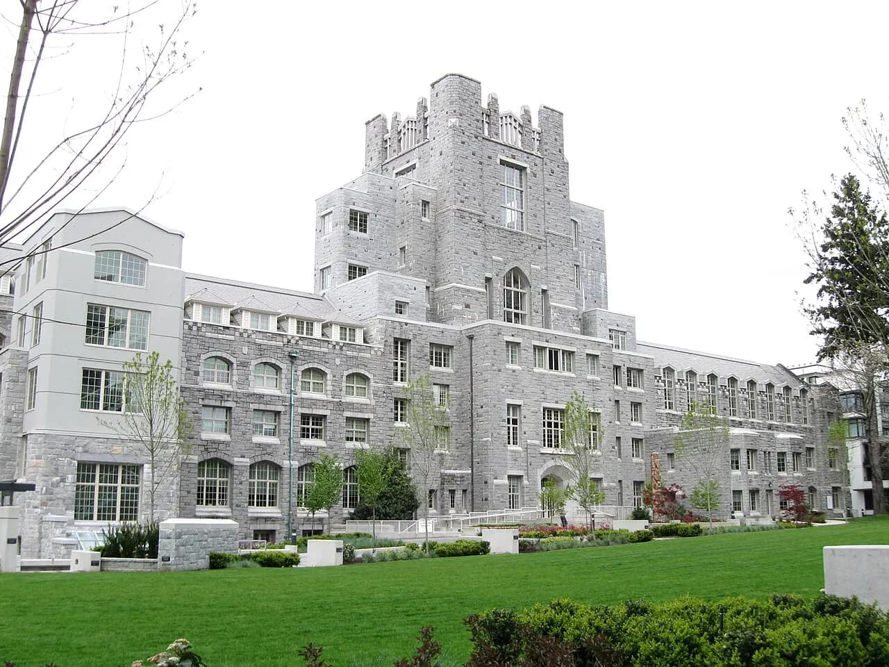 This building is today known as the Vancouver School of Economics.[1] This was known as the Vancouver School of Theology (VST) in the Vancouver campus of UBC in