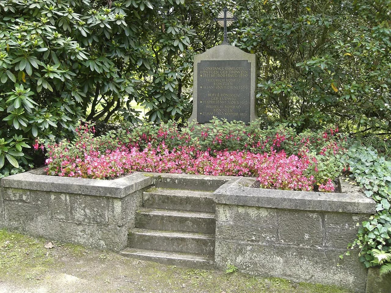 Grave of the Röntgen family (among them Wilhelm Conrad Röntgen) at Alter Friedhof (old cemetery) in Giessen, Hesse, Germany