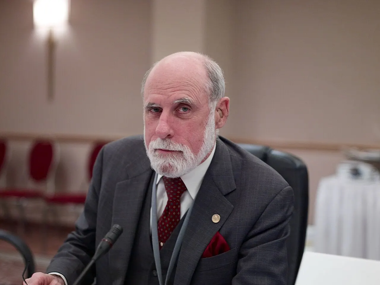 Vint CerfVint Cerf