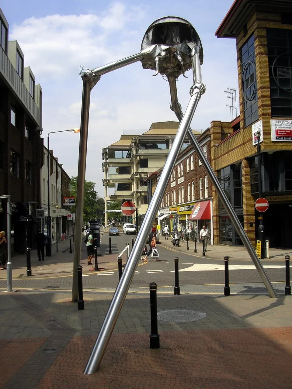 A sculpture (by Michael Condron) of a Martian tripod from H. G. Wells' War of the Worlds, in Woking, Surrey.