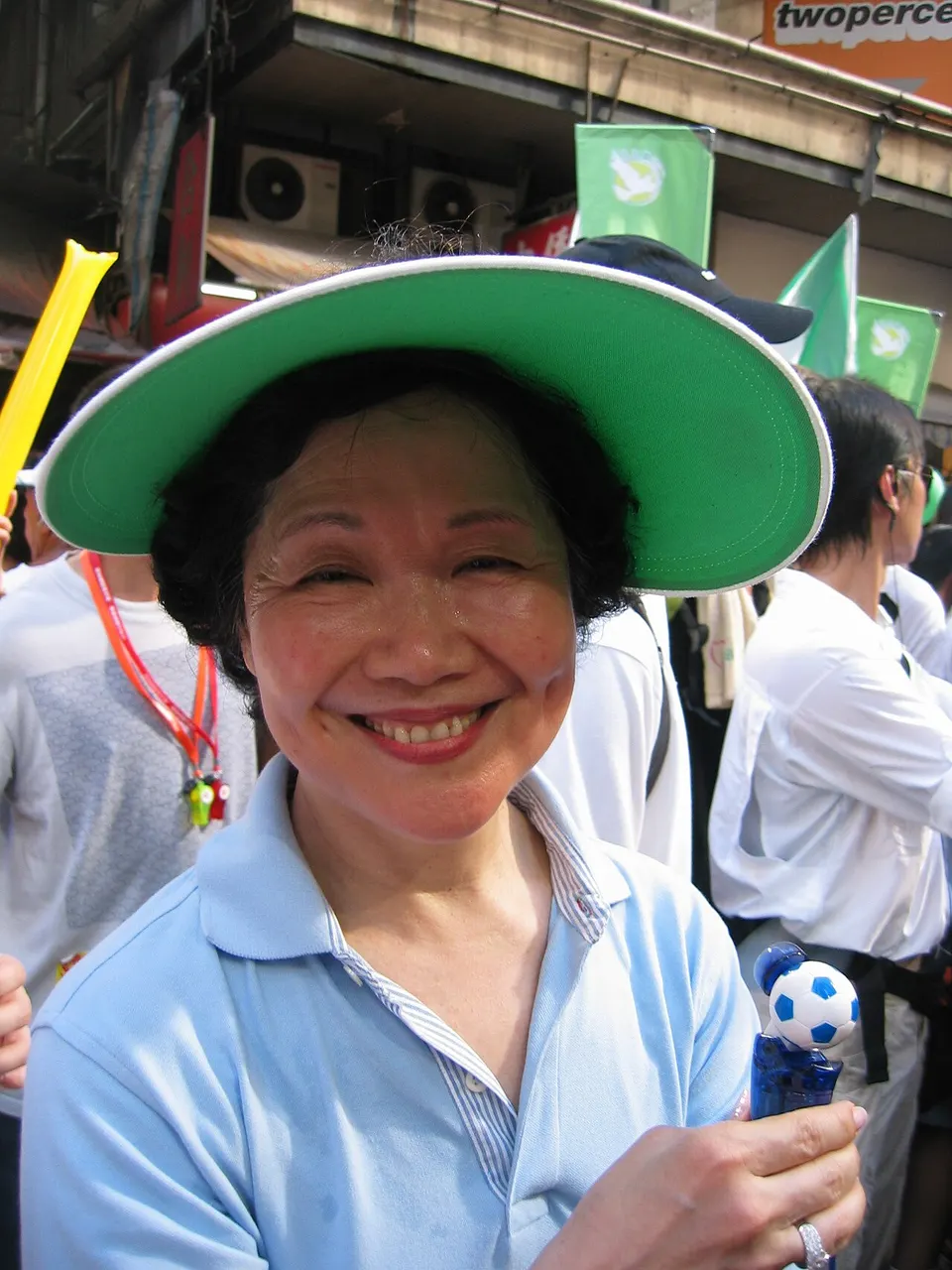 ​陳方安生參加2006年七一大遊行。