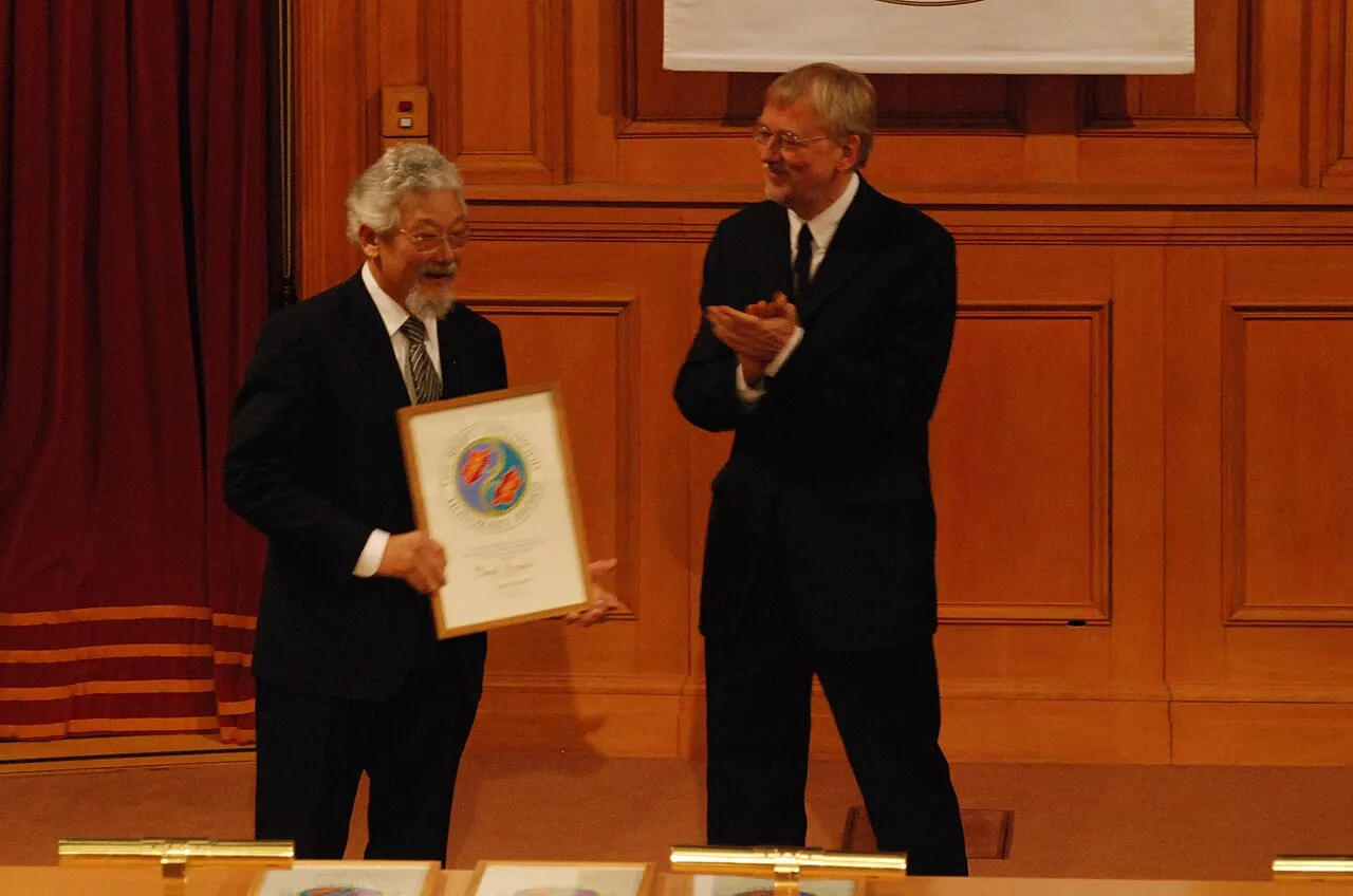 Award Ceremnony of the 30th Right Livelihood Award 2009: The prize is presented to David Suzuki (l) by Jakob von Uexküll (r).