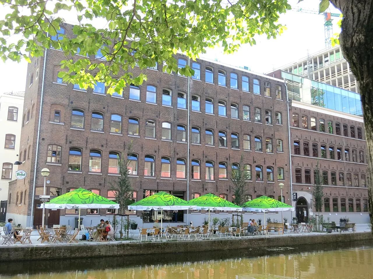 Headbuilding CREA since January 2012.