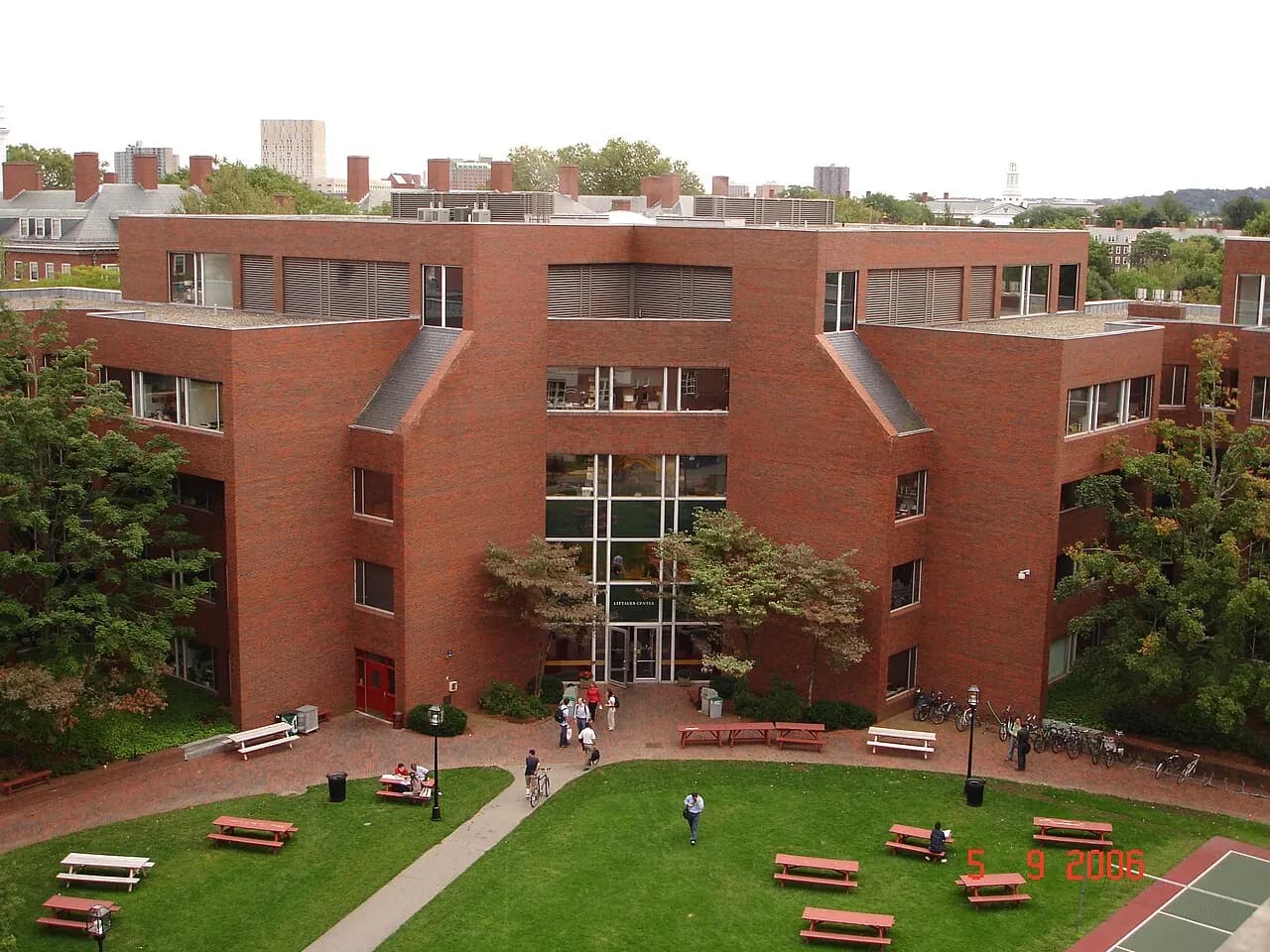 A photo of Littauer Building by Shahnaz Maqbool MPA-2007