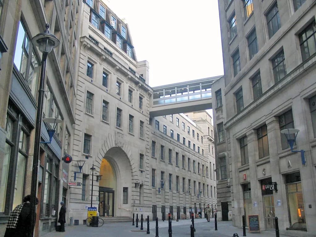 LSE_main_entrance