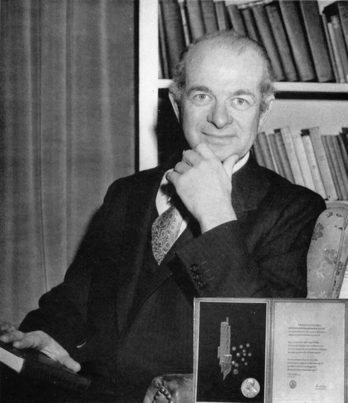 Linus Pauling in 1955