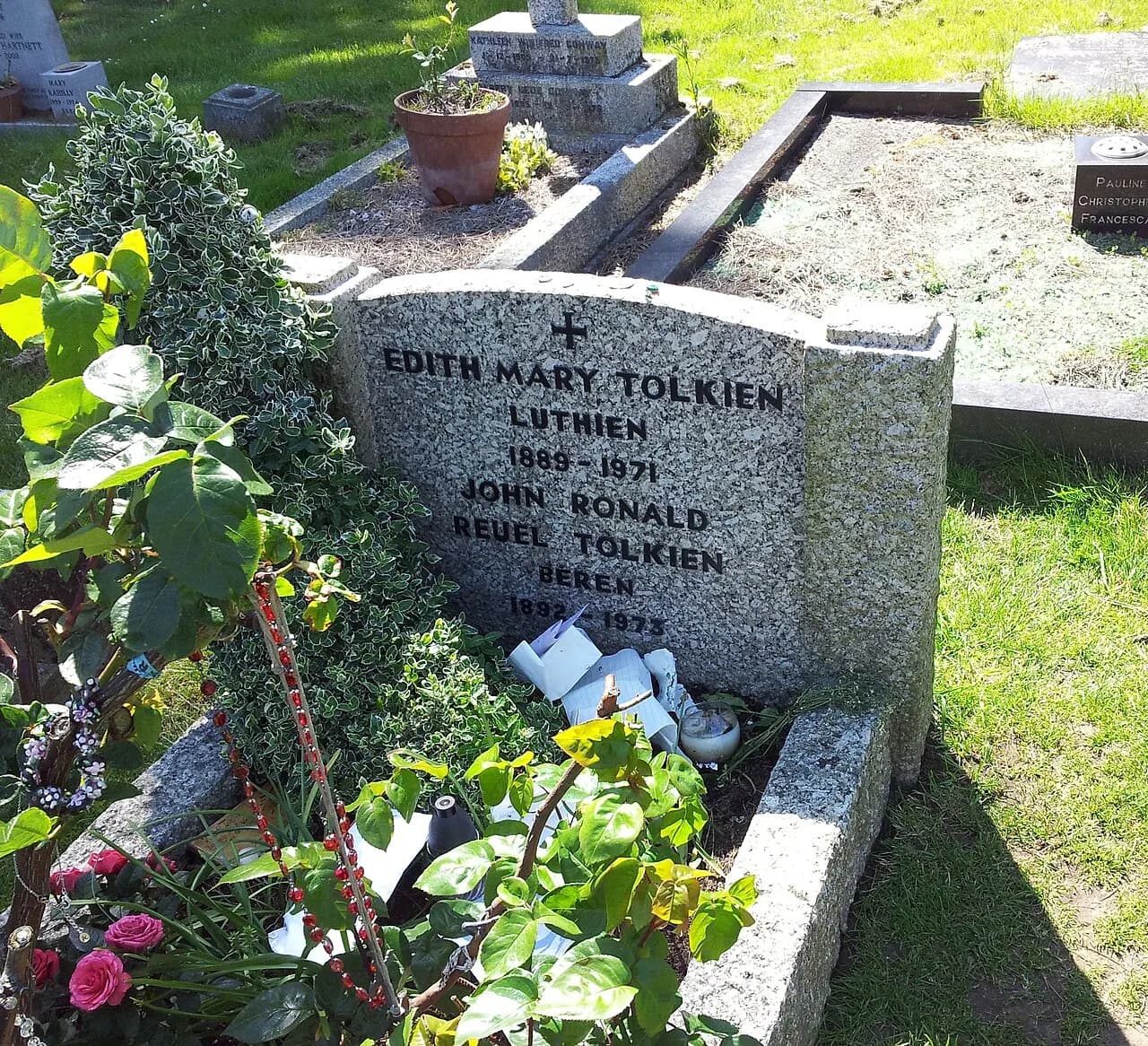 Headstone of J.R.R. Tolkien and his wife