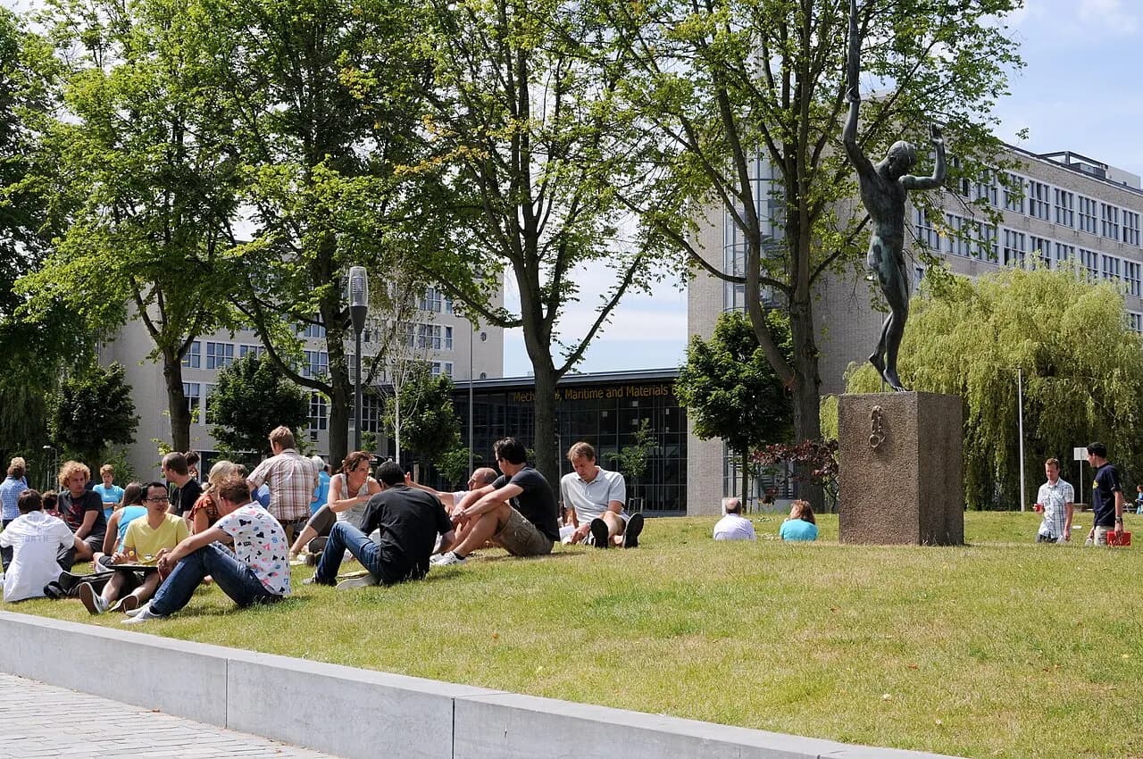 Delft University of Technology Mekelpark