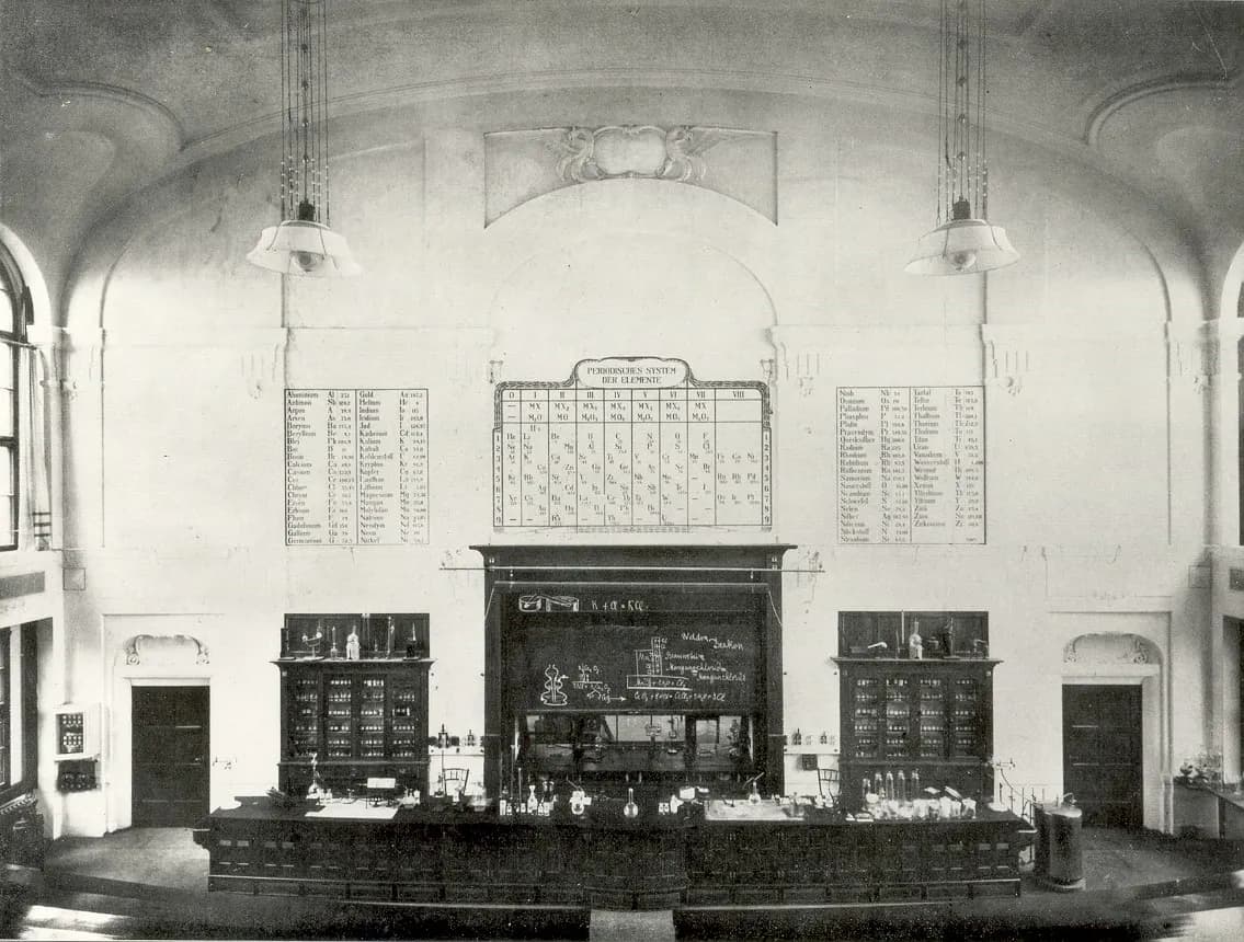 Lecture hall in the former Institute of Chemistry of the Technical University of Munich, 1909