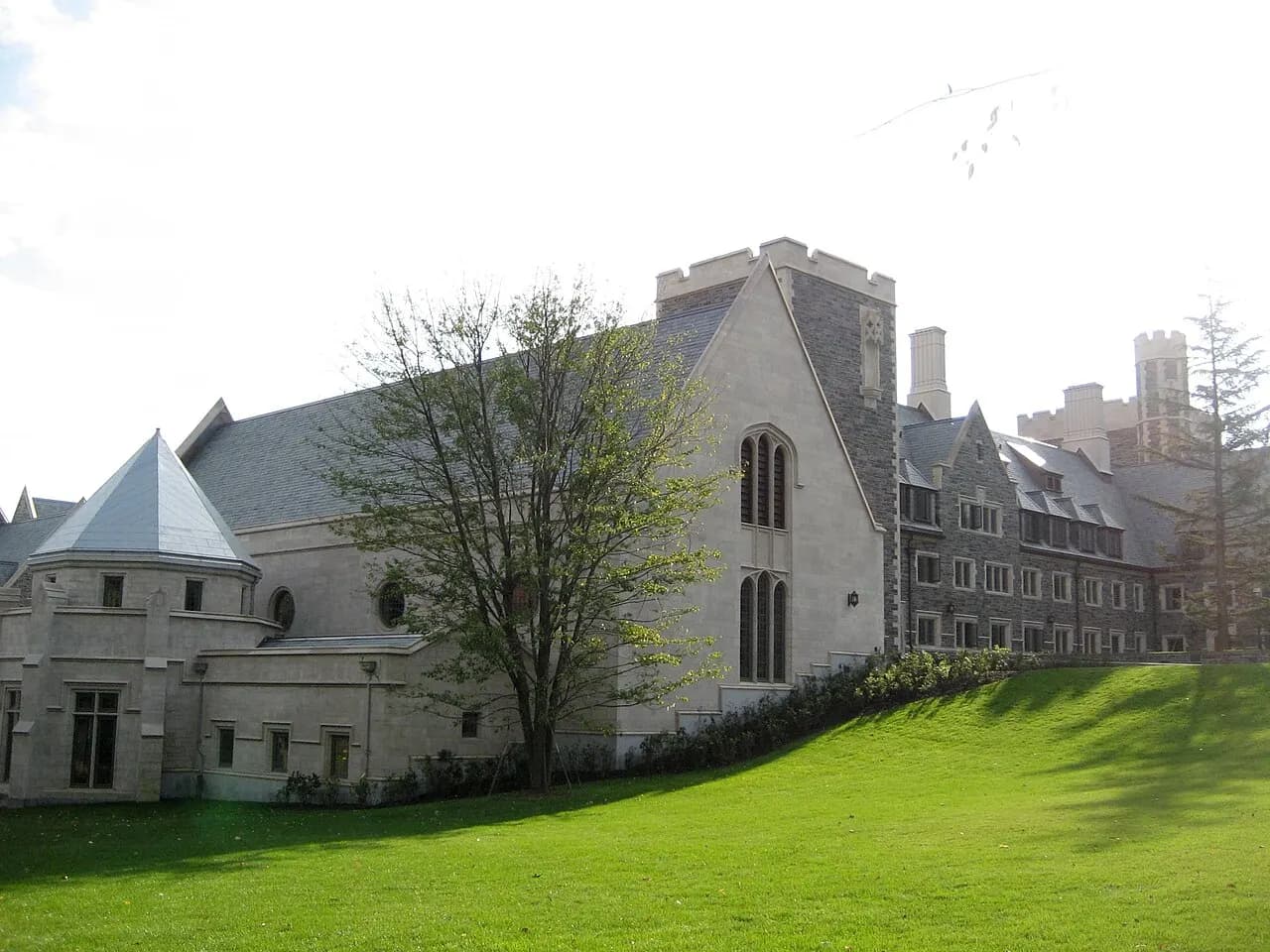 Picture of Princeton University's Whitman College. Designed by architect Demetri Porphyrios, built in 2002.