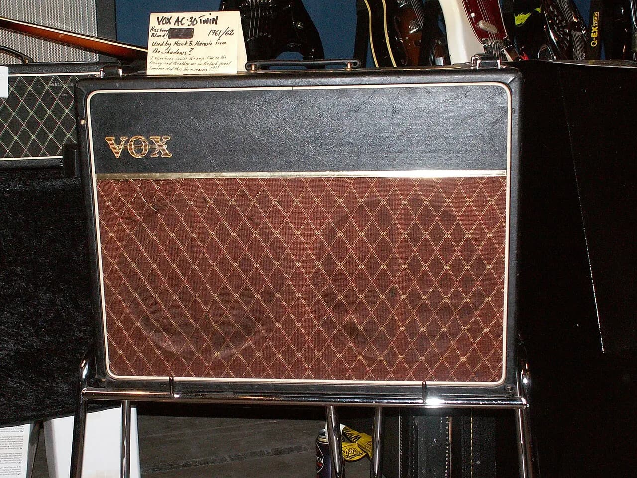 VOX AC30 Twin (1961/62) Used by Hank B. Marvin from the Shadows ? Quotation VOX AC-30 Twin Has been███████ 1961/62 Blend! ███████ Used by Hank B. Marvin from th