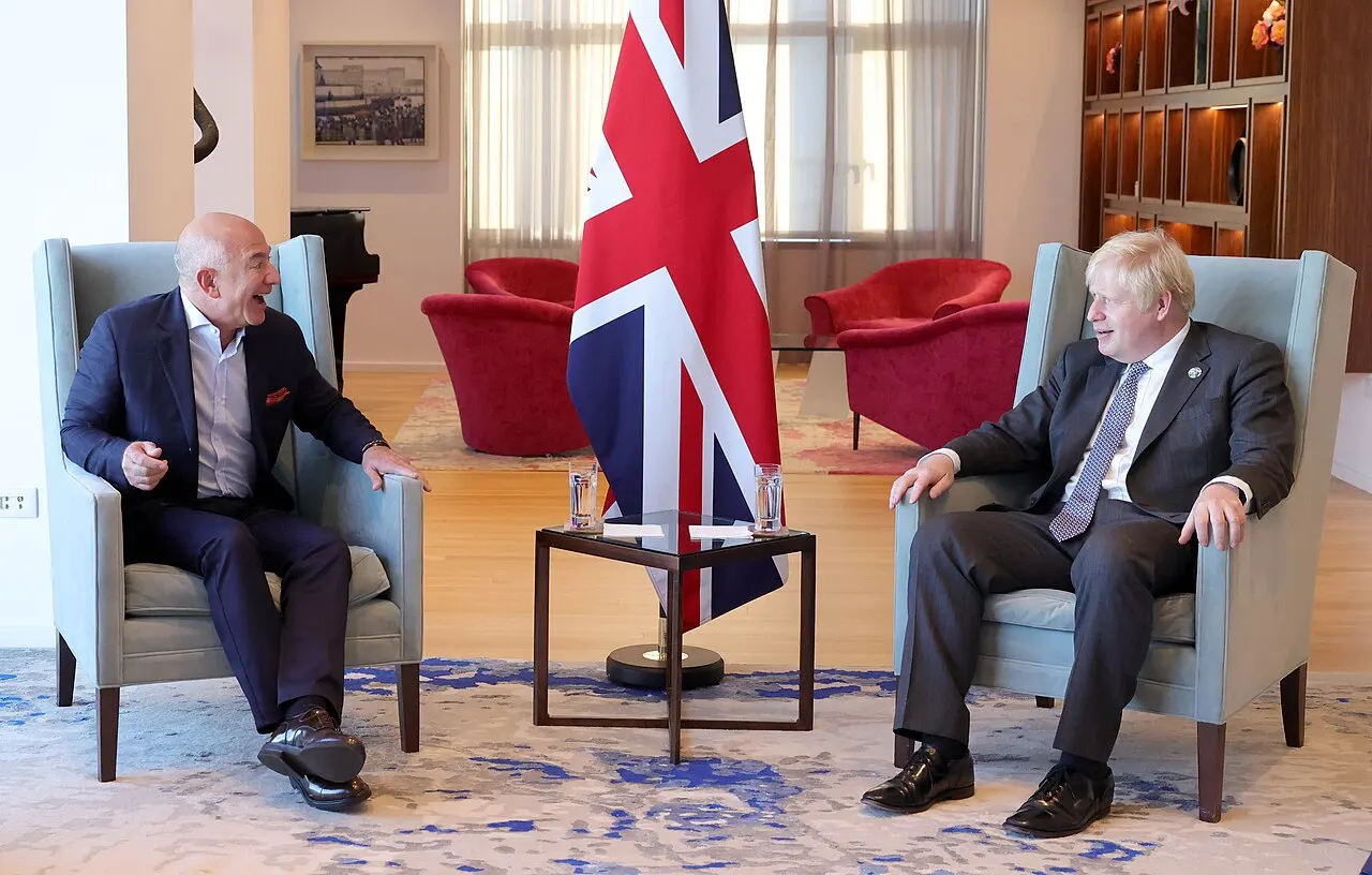 20/09/2021. New York, United States. Prime Minister Boris Johnson UNGA visit. The Prime Minister Boris Johnson meets with Amazon Executive chairman, Jeff Bezos 