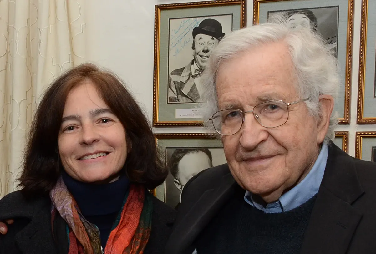 (L to R) David and Carolee Krieger of the Nuclear Age Peace Foundation, Valeria Wasserman and Noam Chomsky
